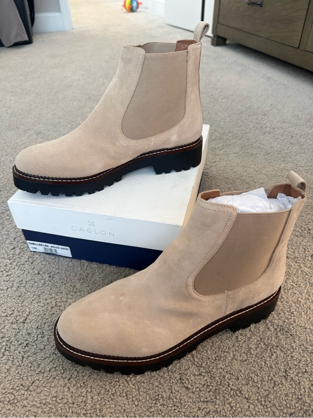 New in box- CASLON Millet Chelsea Boot in Beige Suede